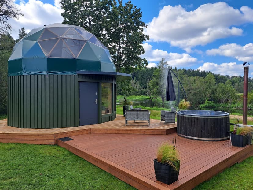 2 nakvynių poilsis 4 asm. šeimai „Šventosios slėnyje“