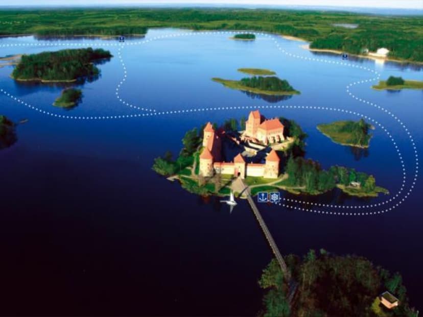 Apžvalginis plaukimas laivu Trakuose dviems