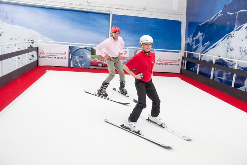 Įvadinė treniruotė „Laisvalaikio Dovanos“ Slidinėjimo akademijoje
