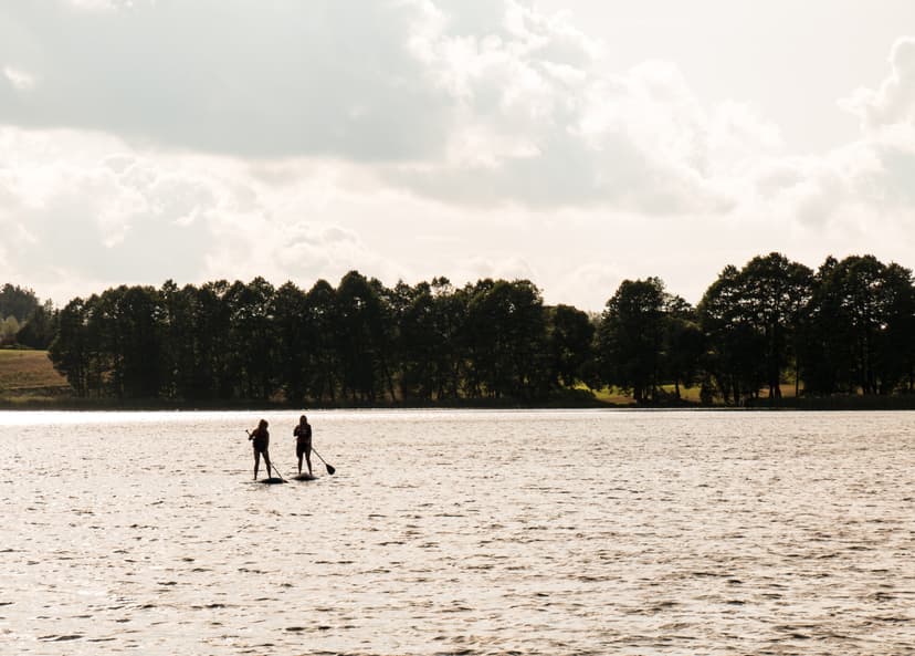 Plaukimas irklente dviem Trakuose