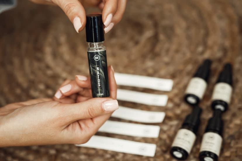 Asmeninių kvepalų kūrimas kvapų studijoje „KAP KAP“ dviem