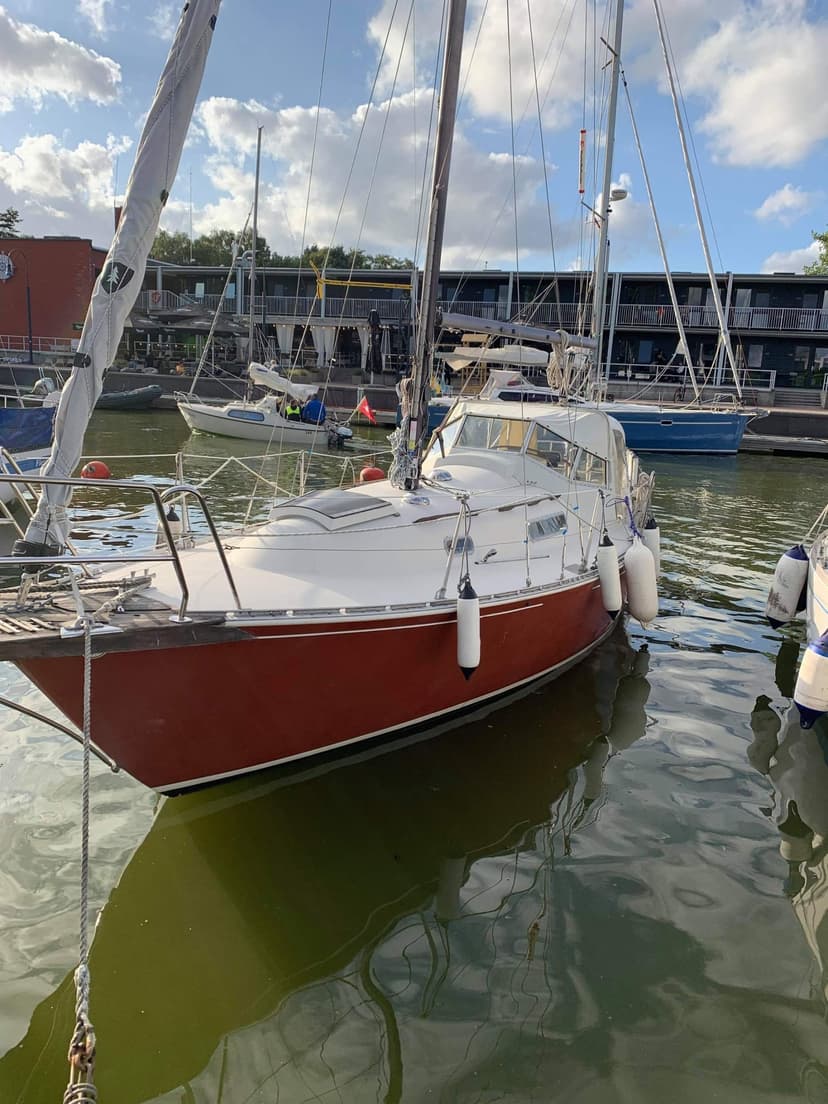 Pažintis su jachtos buriavimu savaitgaliais ir švenčių dienomis