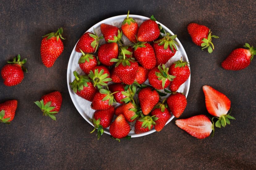 Aromatinis uogų masažas veidui, kaklui, dekoltė zonai