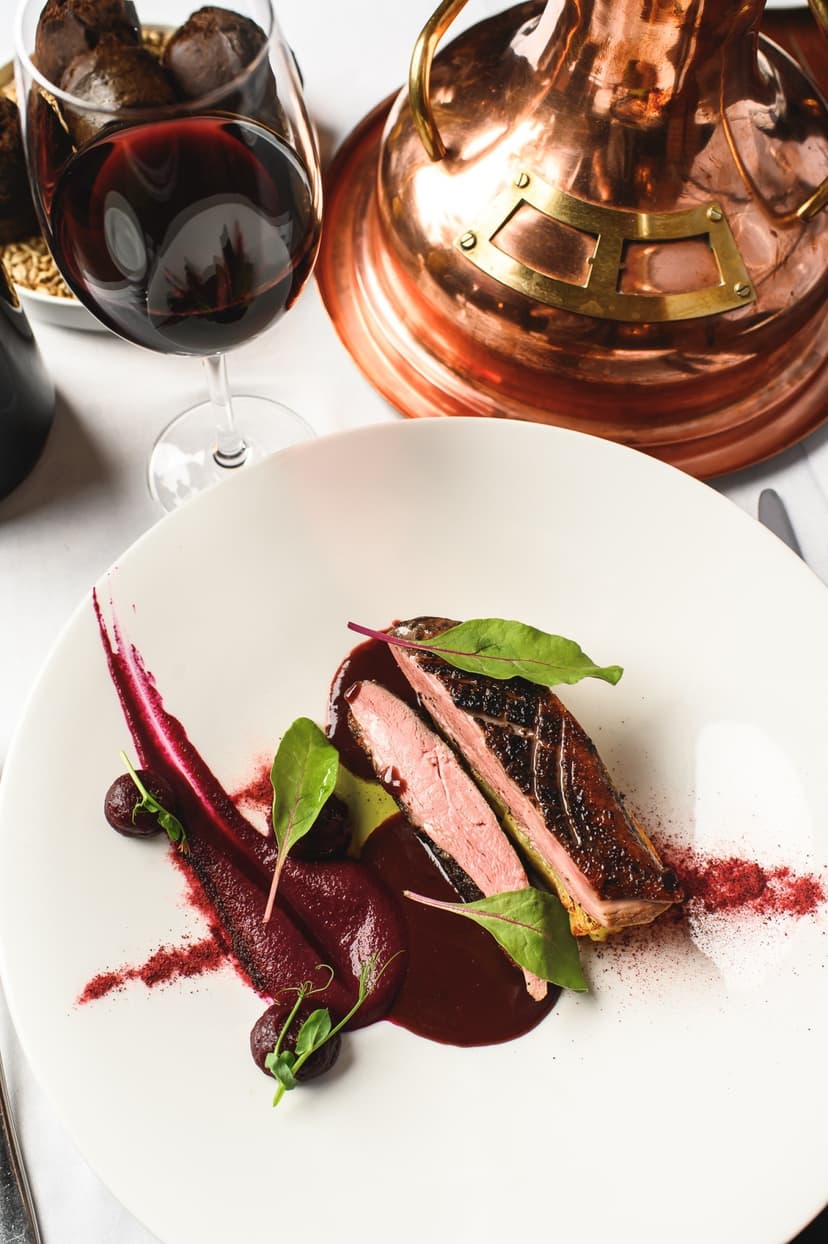 Degustacinė vakarienė su vietoje gaminamu ir priderintu gėrimu