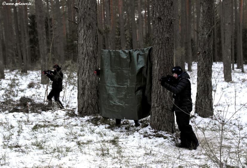 LaserTAG žaidimas 4 asmenims