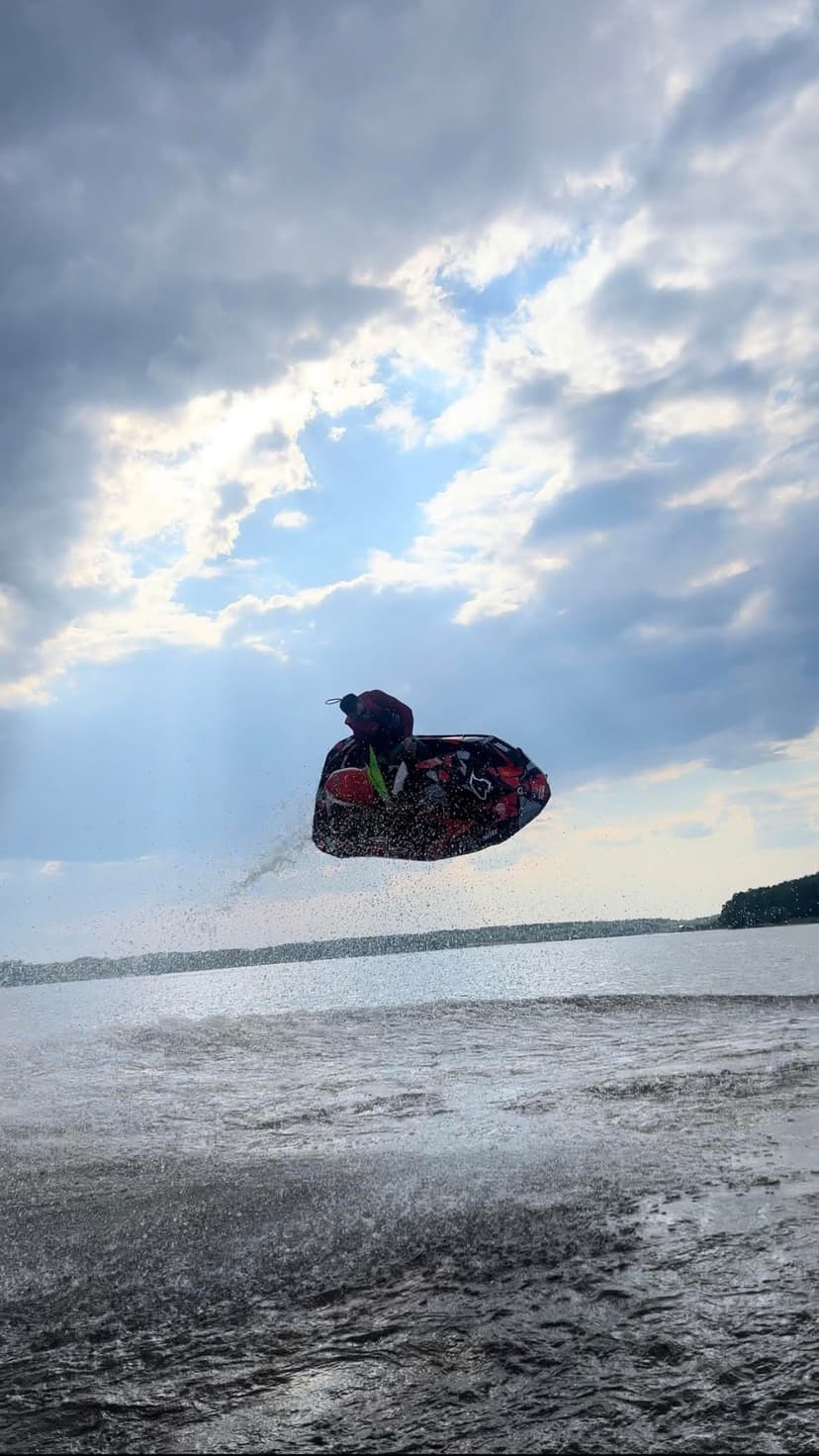 Skriek vandeniu: Kauno marių nuotykiai 60 min.