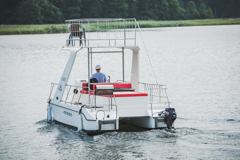 Romantiškas vakarinis plaukiojimas dviem Trakuose