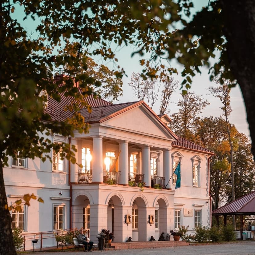 Nakvynė dvare, sporto pramogos ir mini SPA DVIEM