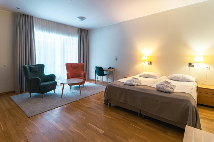 1 naktis DVIEM „ROYAL SPA Birštonas“ su parafinu rankoms/kojoms ir haloterapija